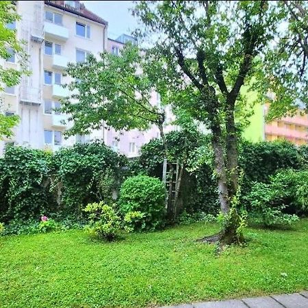 Apartment With Garden View Munich Exterior photo